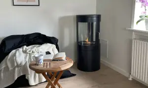 Chimenea moderna sin humo, ideal para crear un ambiente acogedor. Aprende como hacer una chimenea de obra que no haga humo.