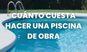 Escalera de piscina de obra con texto sobre el coste de la construcción de una piscina.