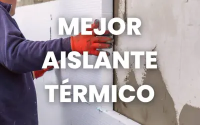 Man installing insulation panels. Focus on materials with low transmitancia térmica for better energy efficiency.
