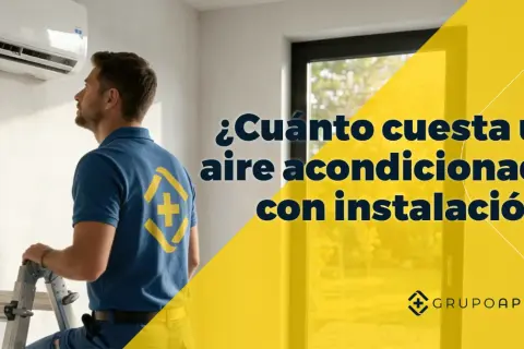 Técnico revisa unidad de aire acondicionado. ¿Cuánto cuesta un aire acondicionado con instalación? Preinstalación aire acondicionado.
