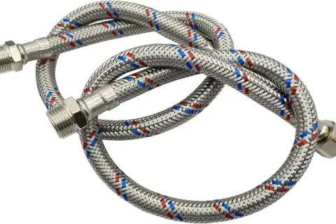 Latiguillo grifo con trenzado metálico y marcas rojas/azules. Ideal para conocer las medidas exactas de conexión.