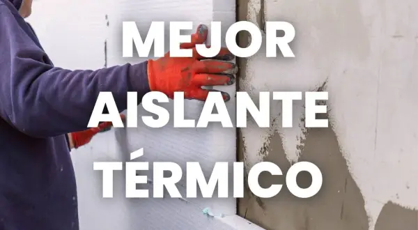 Man installing insulation panels. Focus on materials with low transmitancia térmica for better energy efficiency.