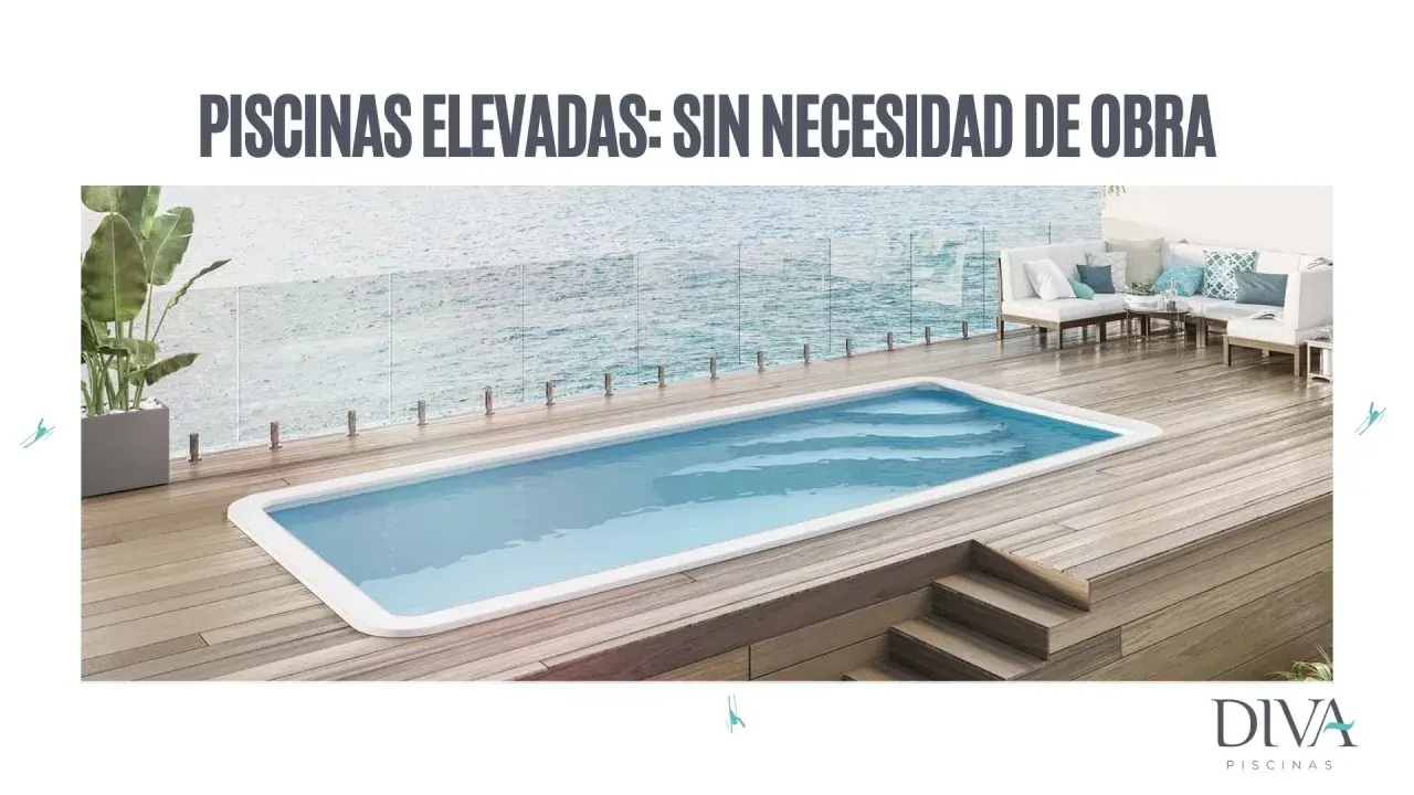 Piscina elevada de diseño moderno sobre tarima de madera, con vistas al mar. Ideal para quienes buscan cómo hacer una alberca elevada sin obras.