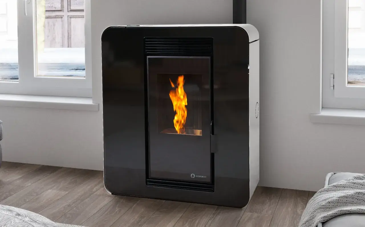 Estufa de pellets moderna, un ejemplo de los diversos tipos de estufas disponibles, con llama viva y diseño elegante.