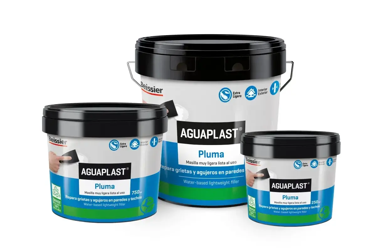 Tres cubos de AGUAPLAST Pluma, masilla ligera para reparar grietas y agujeros en paredes y techos. Ideal como sustituto del yeso.