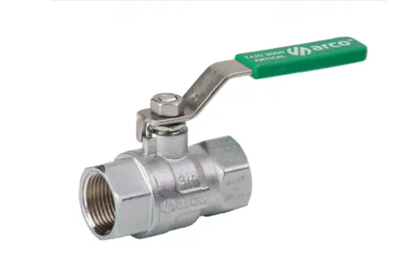 Llave de paso de bola de latón, ideal para cambiar una llave de paso empotrada. Mango verde con marca "Arco".